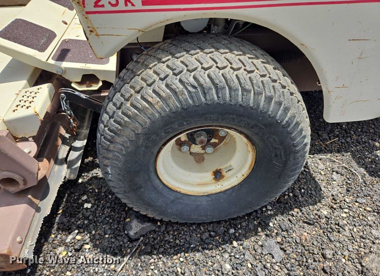 image for item DT4912 1997 Grasshopper 725k ZTR lawn mower