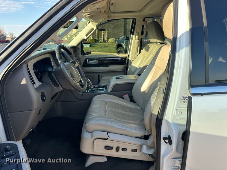 image for item DT6614 2017 Lincoln Navigator SUV