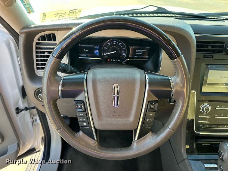 image for item DT6614 2017 Lincoln Navigator SUV