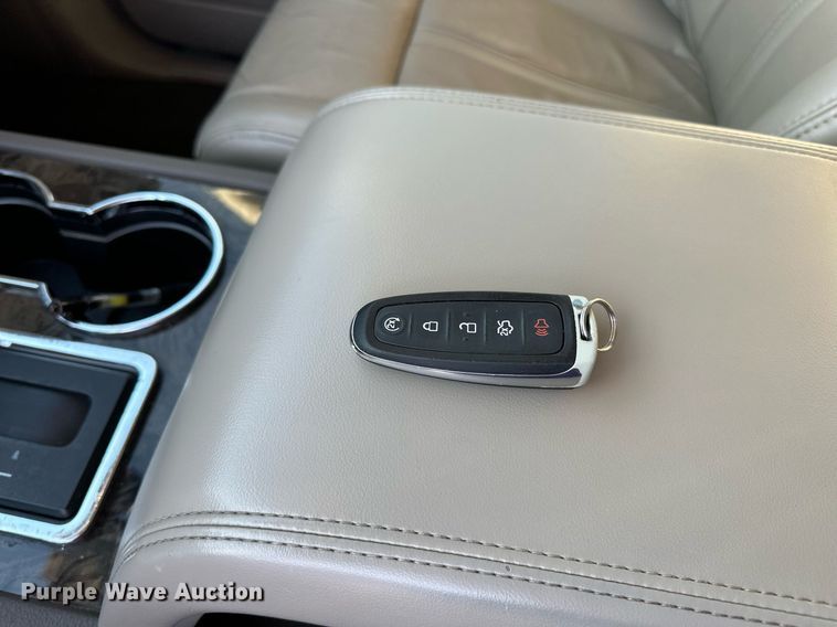 image for item DT6614 2017 Lincoln Navigator SUV