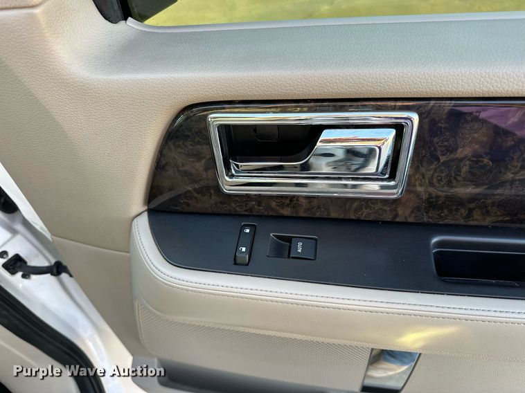 image for item DT6614 2017 Lincoln Navigator SUV