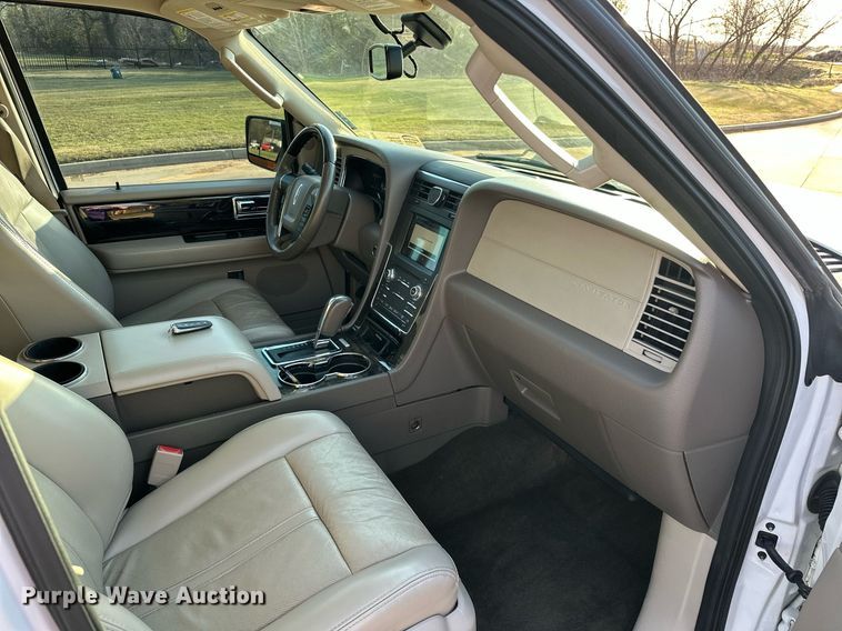 image for item DT6614 2017 Lincoln Navigator SUV