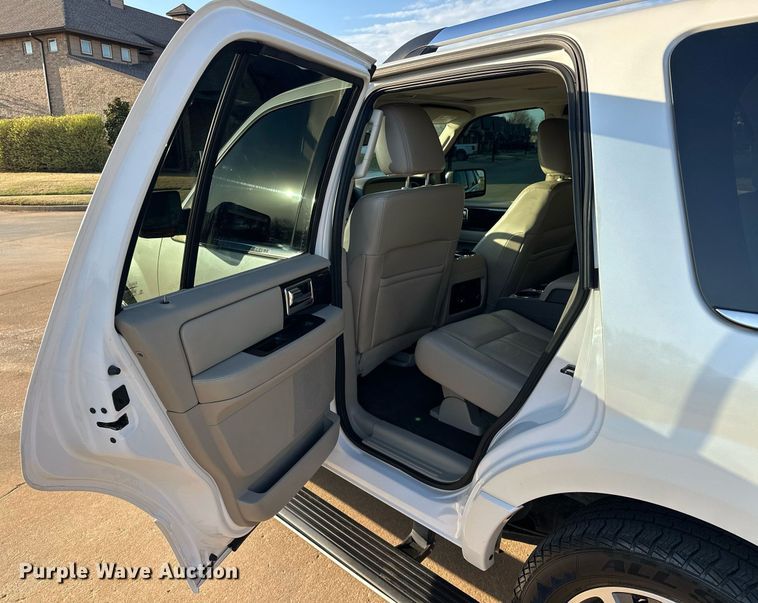 image for item DT6614 2017 Lincoln Navigator SUV