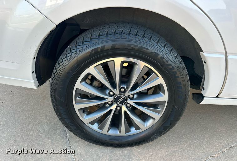 image for item DT6614 2017 Lincoln Navigator SUV