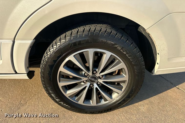 image for item DT6614 2017 Lincoln Navigator SUV