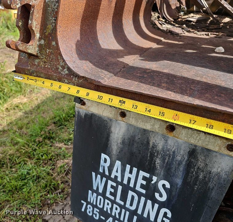 image for item DT6930 1997 International 4900 dump truck