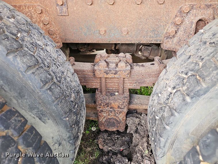 image for item DT6930 1997 International 4900 dump truck