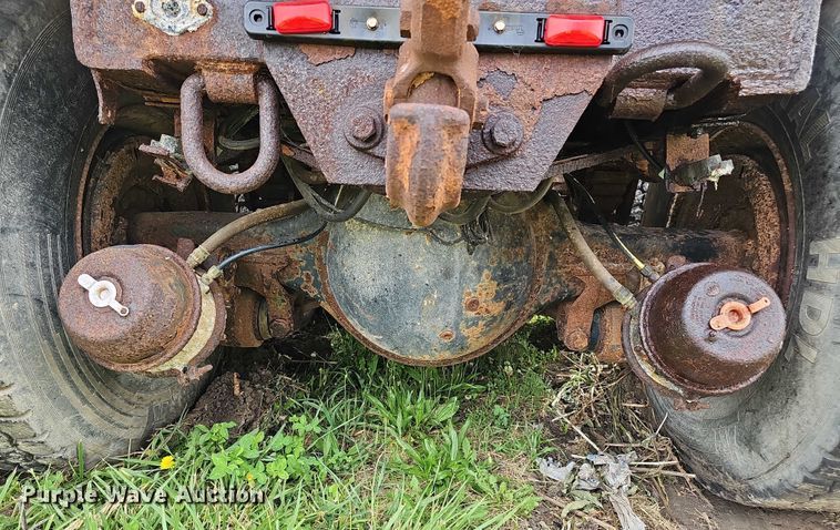 image for item DT6930 1997 International 4900 dump truck