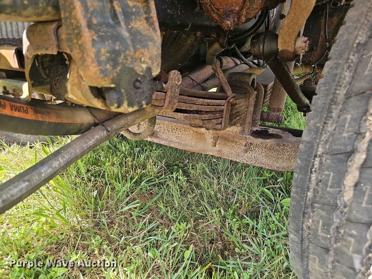 image for item DT6930 1997 International 4900 dump truck