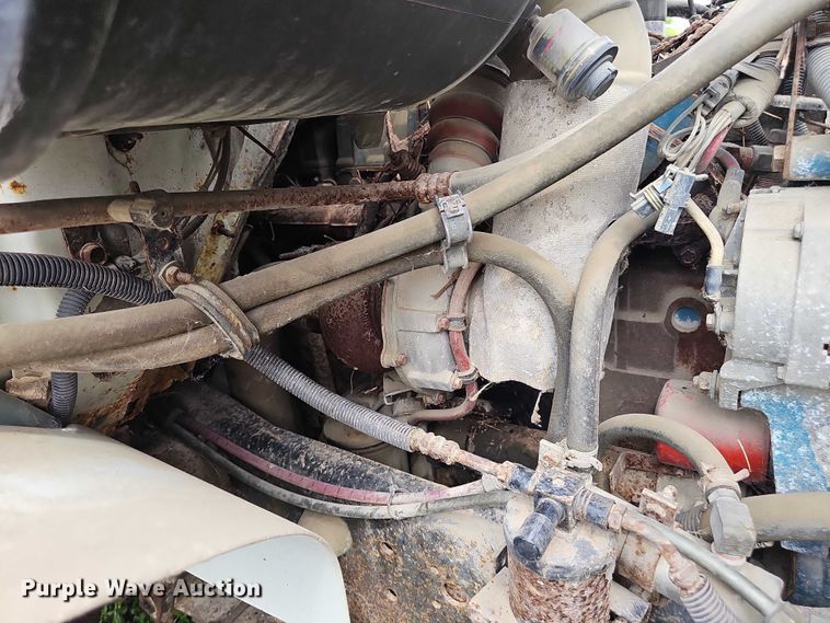 image for item DT6930 1997 International 4900 dump truck