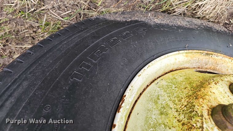 image for item DT6930 1997 International 4900 dump truck