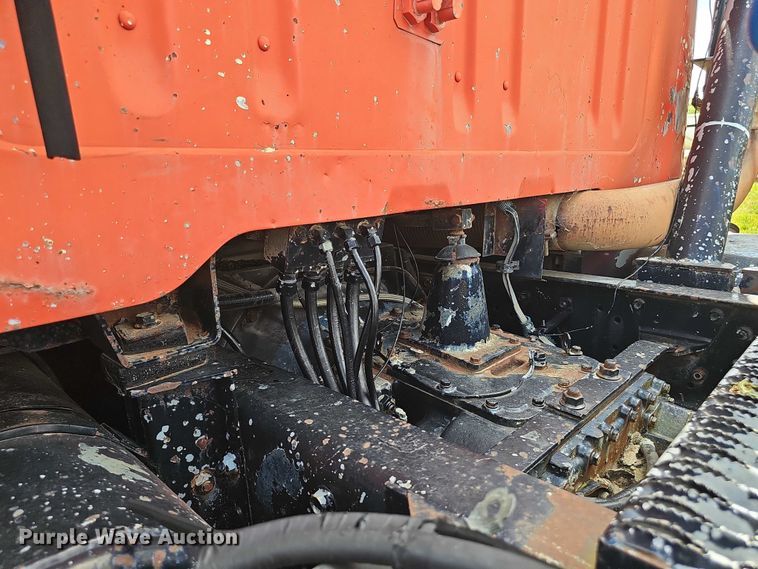 image for item DT6932 1985 International F2275 semi truck