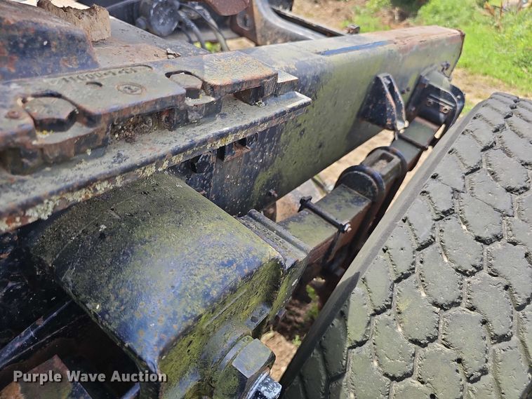 image for item DT6932 1985 International F2275 semi truck