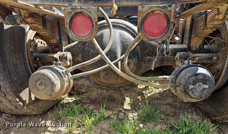 image for item DT6932 1985 International F2275 semi truck