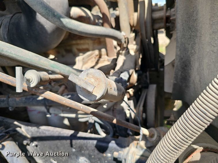 image for item DT6932 1985 International F2275 semi truck