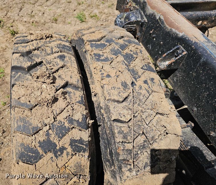 image for item DT6932 1985 International F2275 semi truck