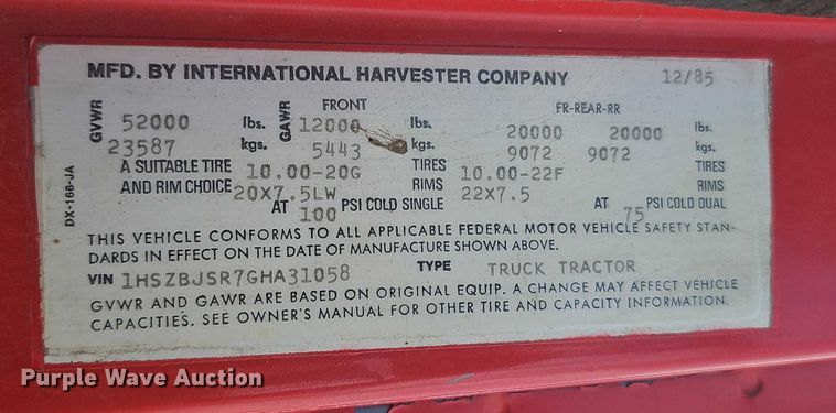 image for item DT6932 1985 International F2275 semi truck