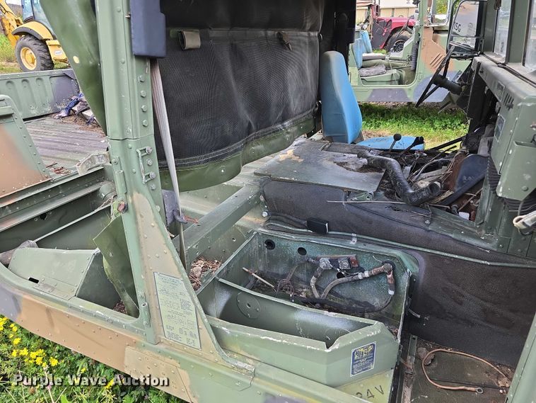 image for item DT6933 1989 AM General M998 SUV