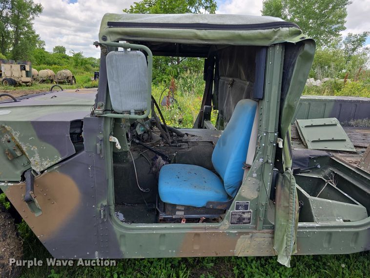 image for item DT6933 1989 AM General M998 SUV