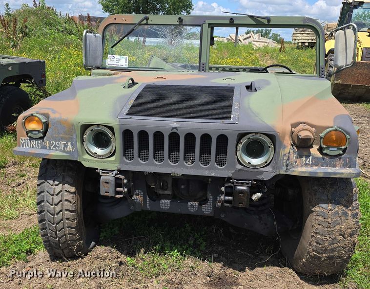 image for item DT6934 1989 AM General M998 SUV