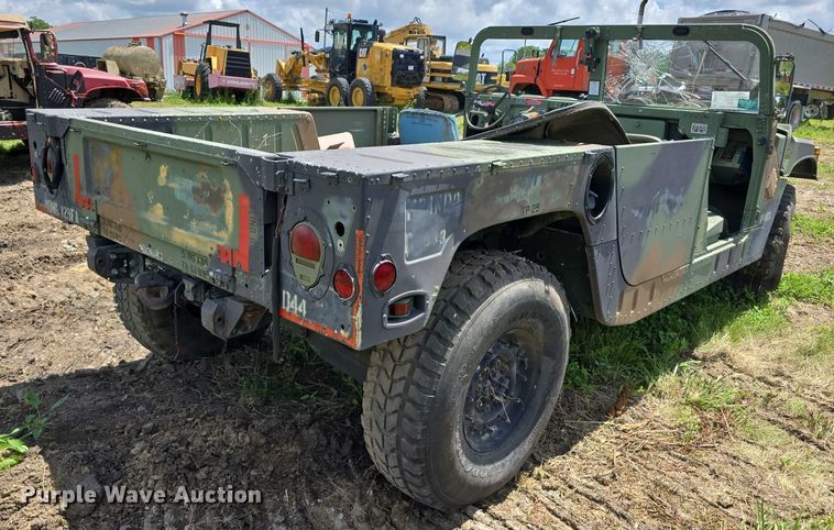 image for item DT6934 1989 AM General M998 SUV