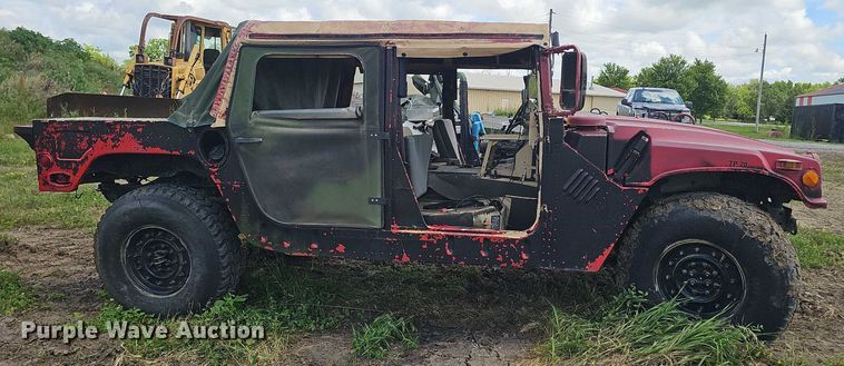 image for item DT6935 1990 AM General M998 SUV