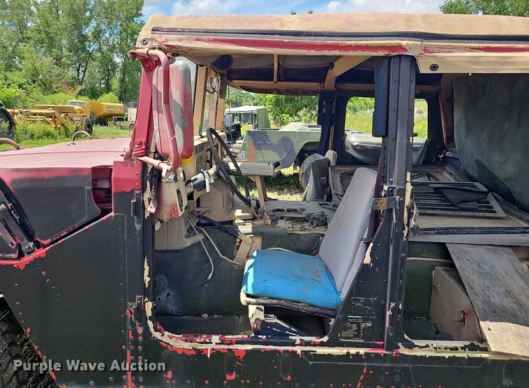 image for item DT6935 1990 AM General M998 SUV