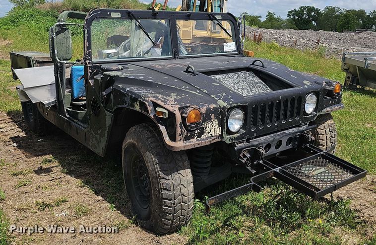 image for item DT6936 1991 AM General M1038 SUV