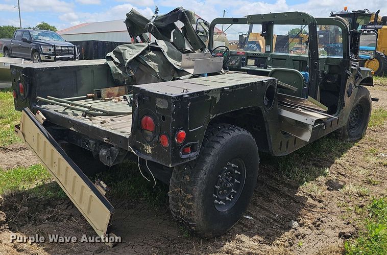 image for item DT6936 1991 AM General M1038 SUV