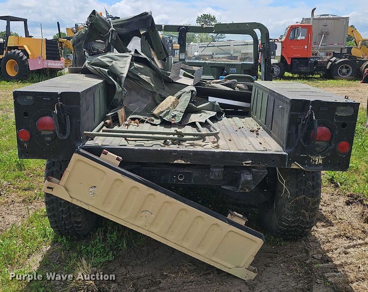 image for item DT6936 1991 AM General M1038 SUV