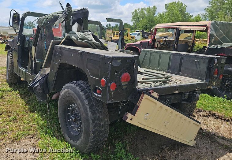 image for item DT6936 1991 AM General M1038 SUV