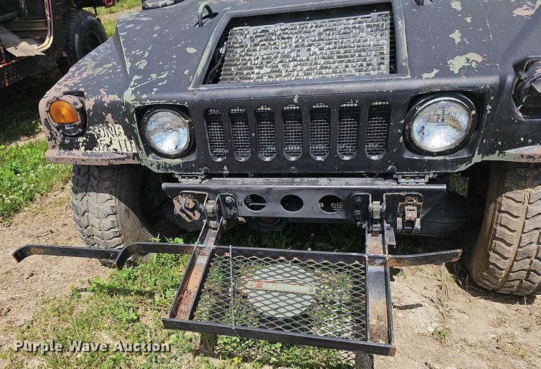 image for item DT6936 1991 AM General M1038 SUV