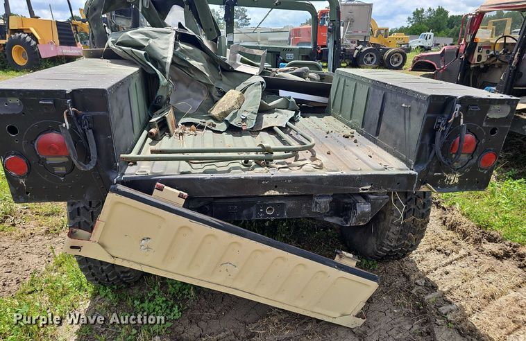 image for item DT6936 1991 AM General M1038 SUV