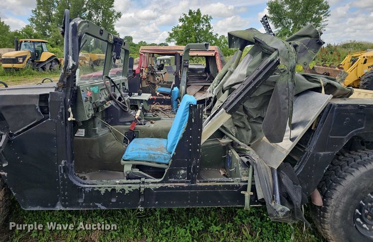 image for item DT6936 1991 AM General M1038 SUV