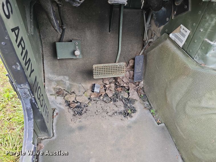 image for item DT6936 1991 AM General M1038 SUV