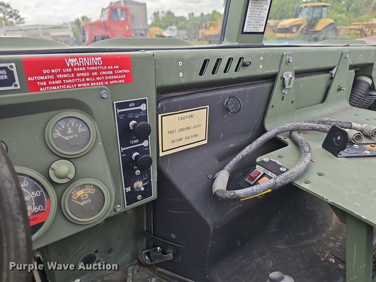 image for item DT6936 1991 AM General M1038 SUV