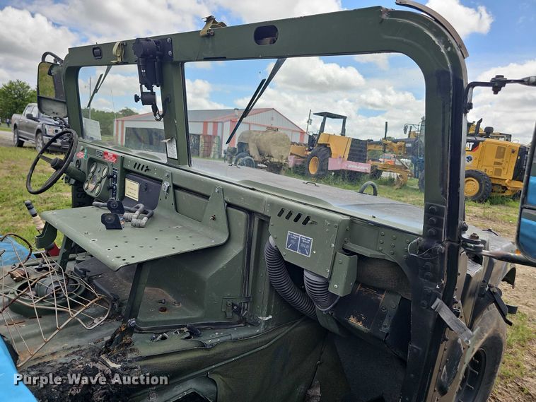 image for item DT6936 1991 AM General M1038 SUV