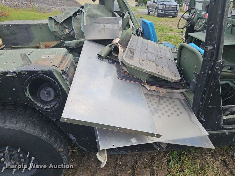 image for item DT6936 1991 AM General M1038 SUV