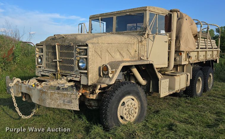 image for item DT6937 2002 AM General M925AI flatbed truck