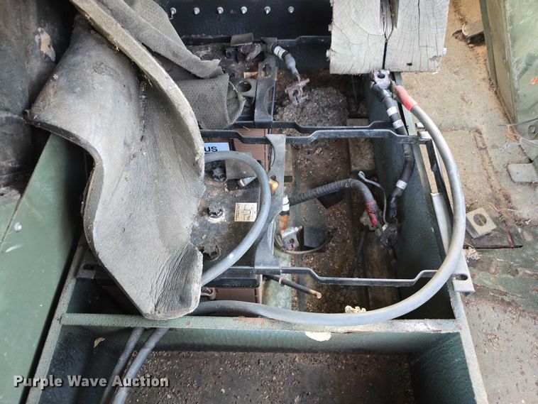 image for item DT6937 2002 AM General M925AI flatbed truck