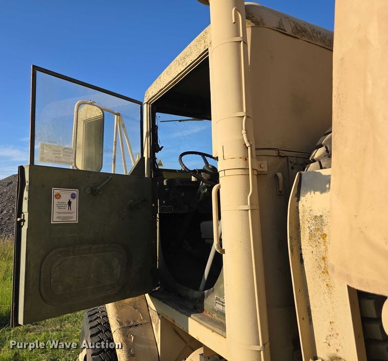 image for item DT6937 2002 AM General M925AI flatbed truck