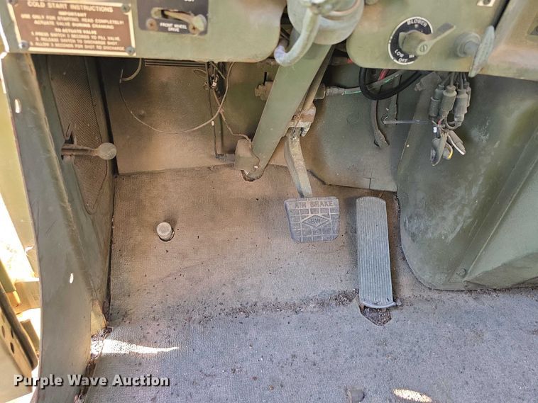 image for item DT6937 2002 AM General M925AI flatbed truck