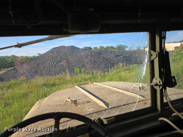 image for item DT6937 2002 AM General M925AI flatbed truck