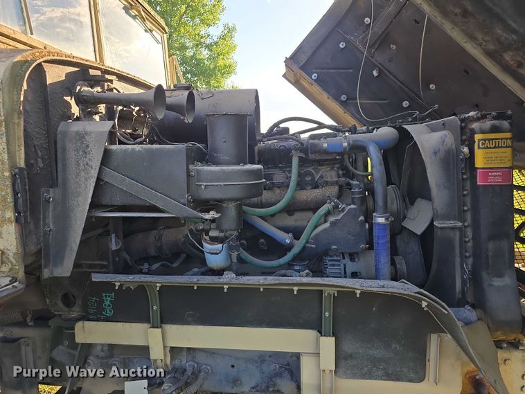 image for item DT6937 2002 AM General M925AI flatbed truck