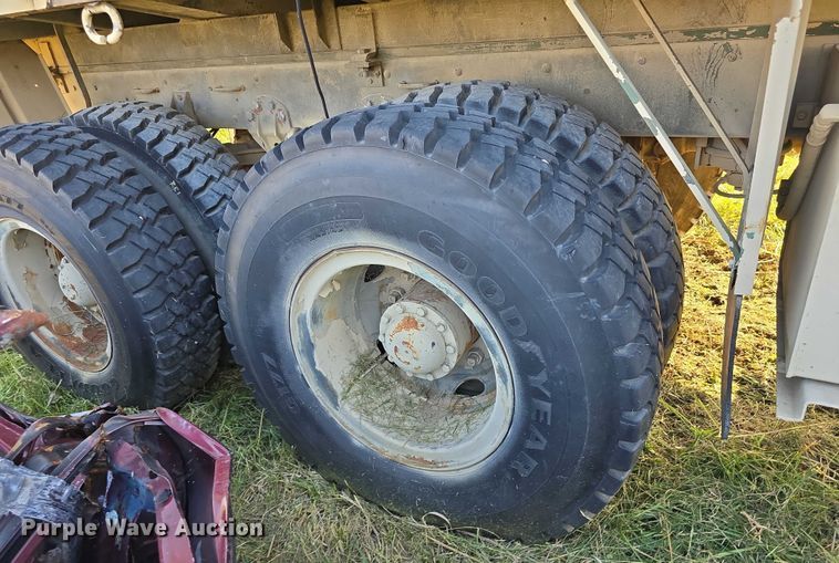 image for item DT6937 2002 AM General M925AI flatbed truck