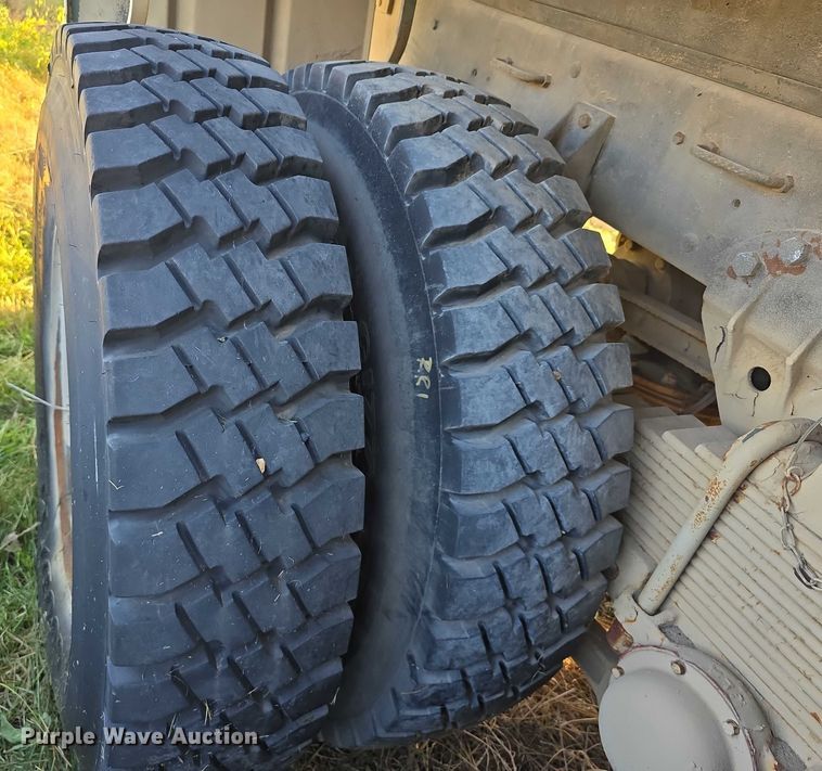 image for item DT6937 2002 AM General M925AI flatbed truck