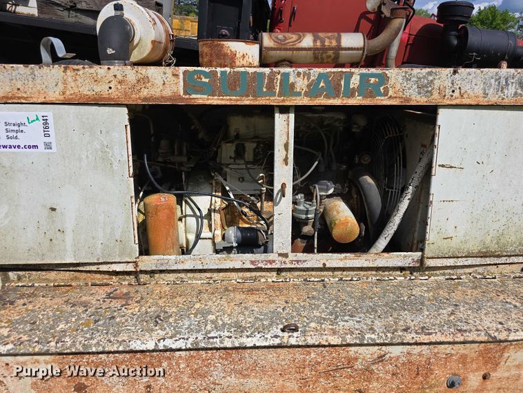 image for item DT6941 Sullair air compressor