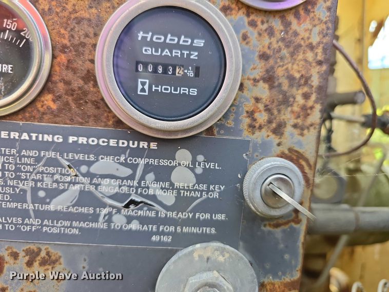 image for item DT6941 Sullair air compressor