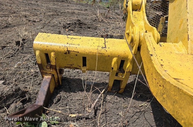 image for item DT6944 Ripper attachment