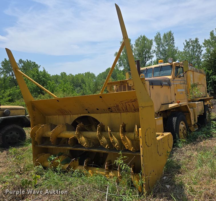 image for item DT6945 1981 Oshkosh WT-2206 snowblower truck